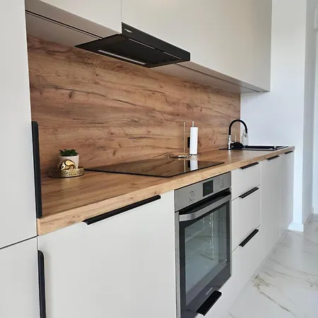 Riverside Premium In Centre 2nd *